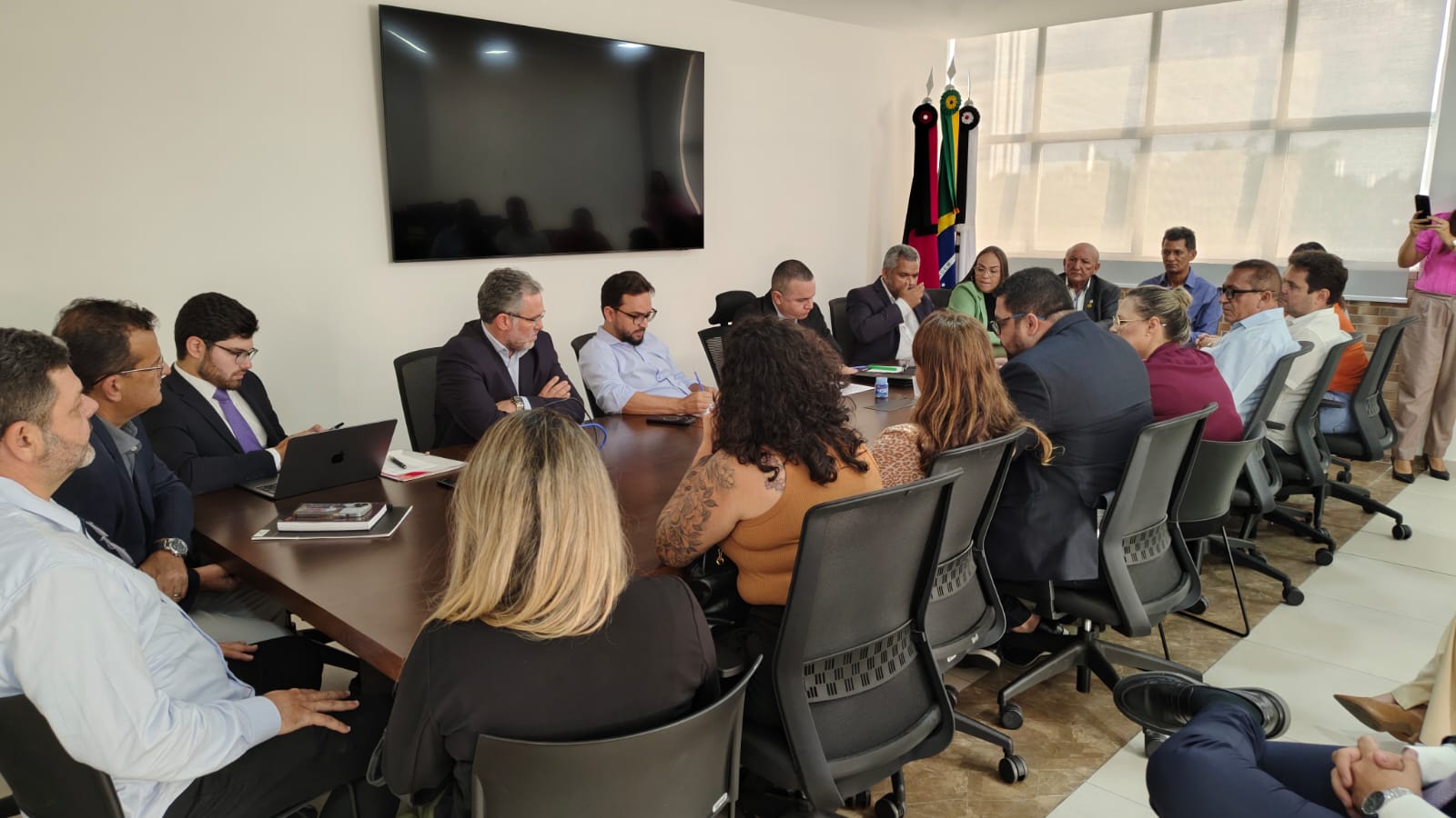 Acordo com a PGE define novo modelo remuneratório e fim do reajuste linear para policiais civis